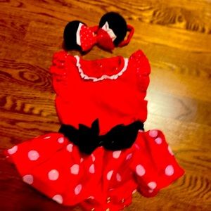 Disney Minnie Mouse Bodysuit with tulle skirt, matching headband. Size 12-18 mos